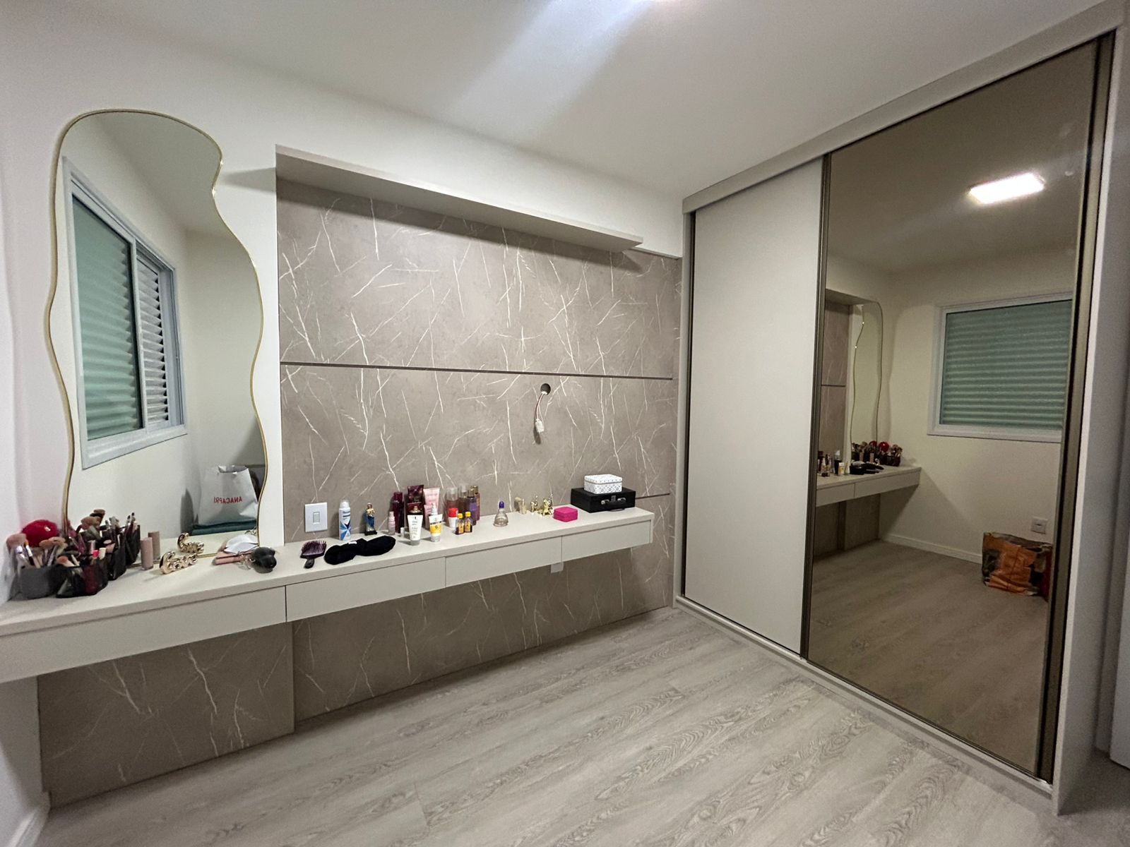 Closet com penteadeira