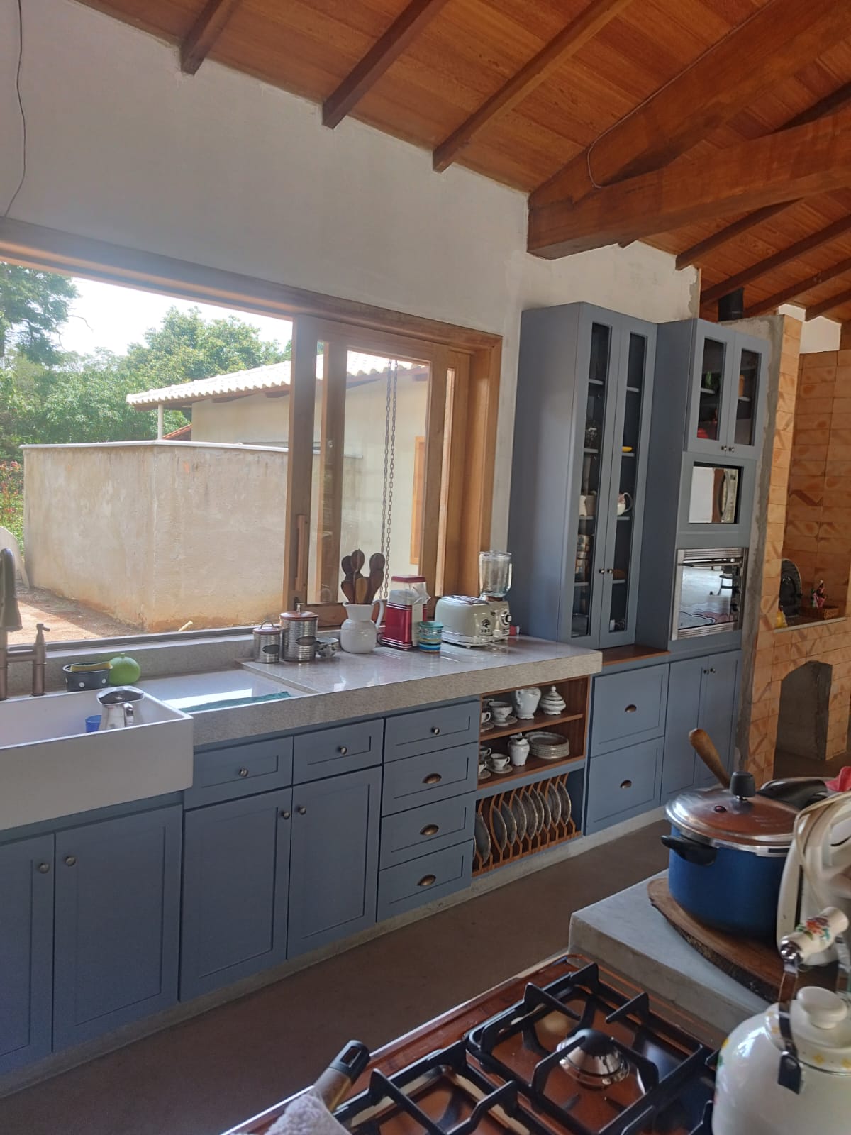 Cozinha azul rústica